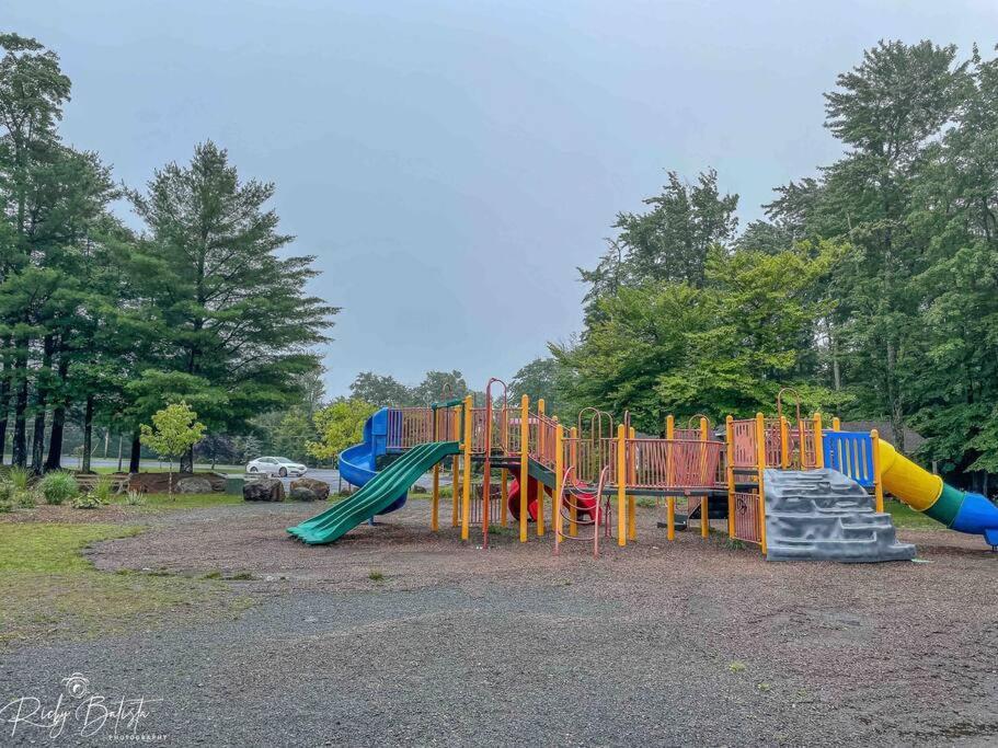 Hébergement de vacances Cozy, Spacious House *new*inthecommunity+fire Pit Tobyhanna